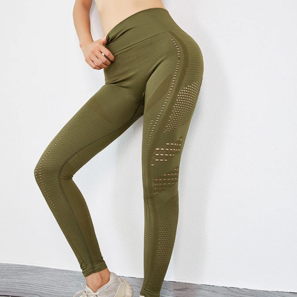 Unbranded | Olive Green seamless 2 piece yoga outfit - Picture 5 of 12